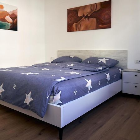 Central Beach Apartment Sarande Ngoại thất bức ảnh