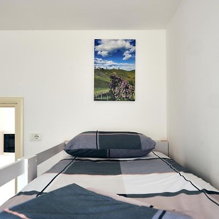 Central Beach Apartment Sarande Ngoại thất bức ảnh
