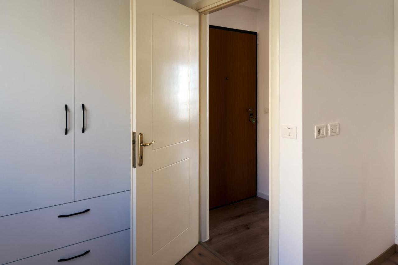 Central Beach Apartment Sarande Ngoại thất bức ảnh