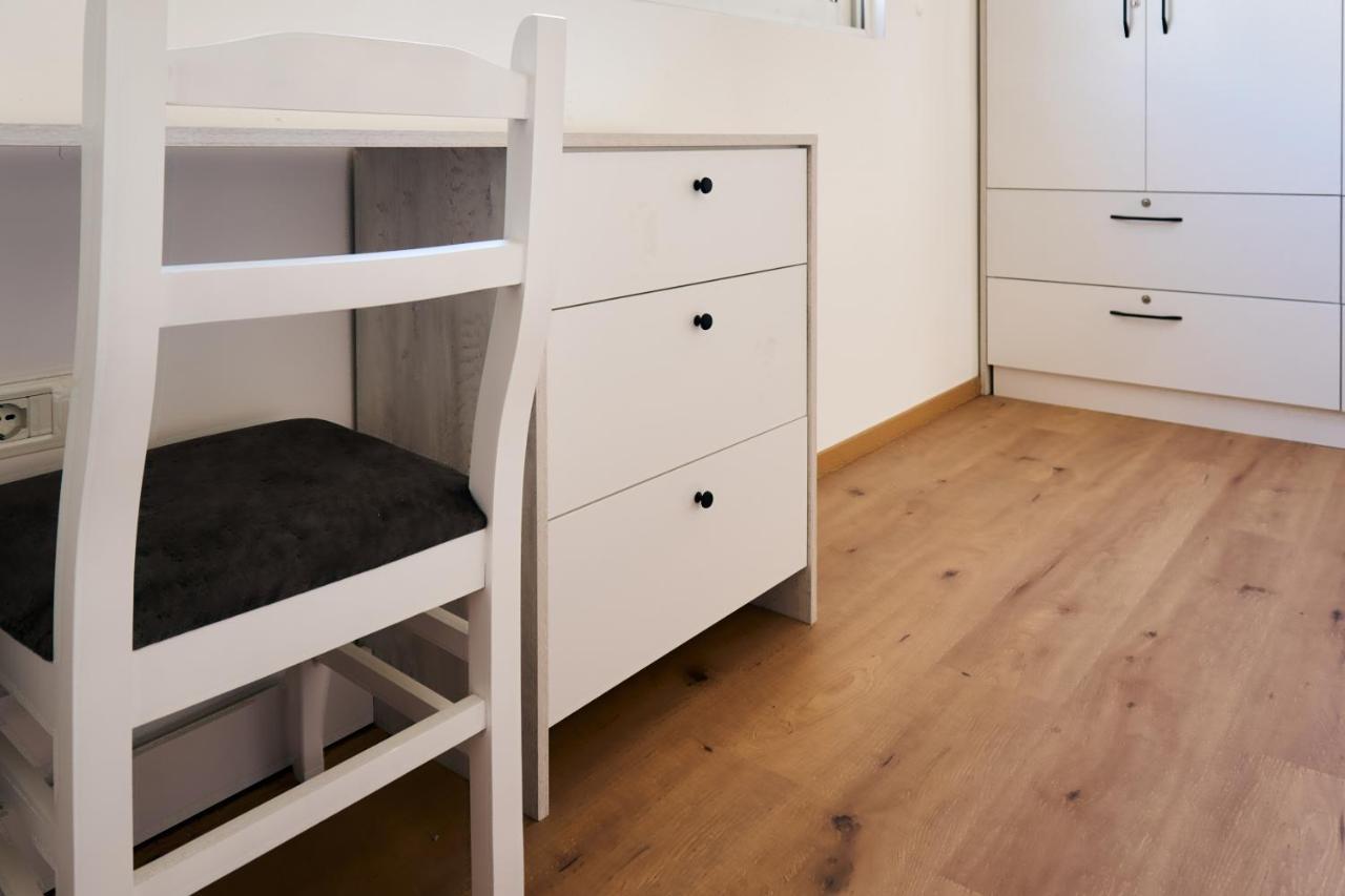 Central Beach Apartment Sarande Ngoại thất bức ảnh