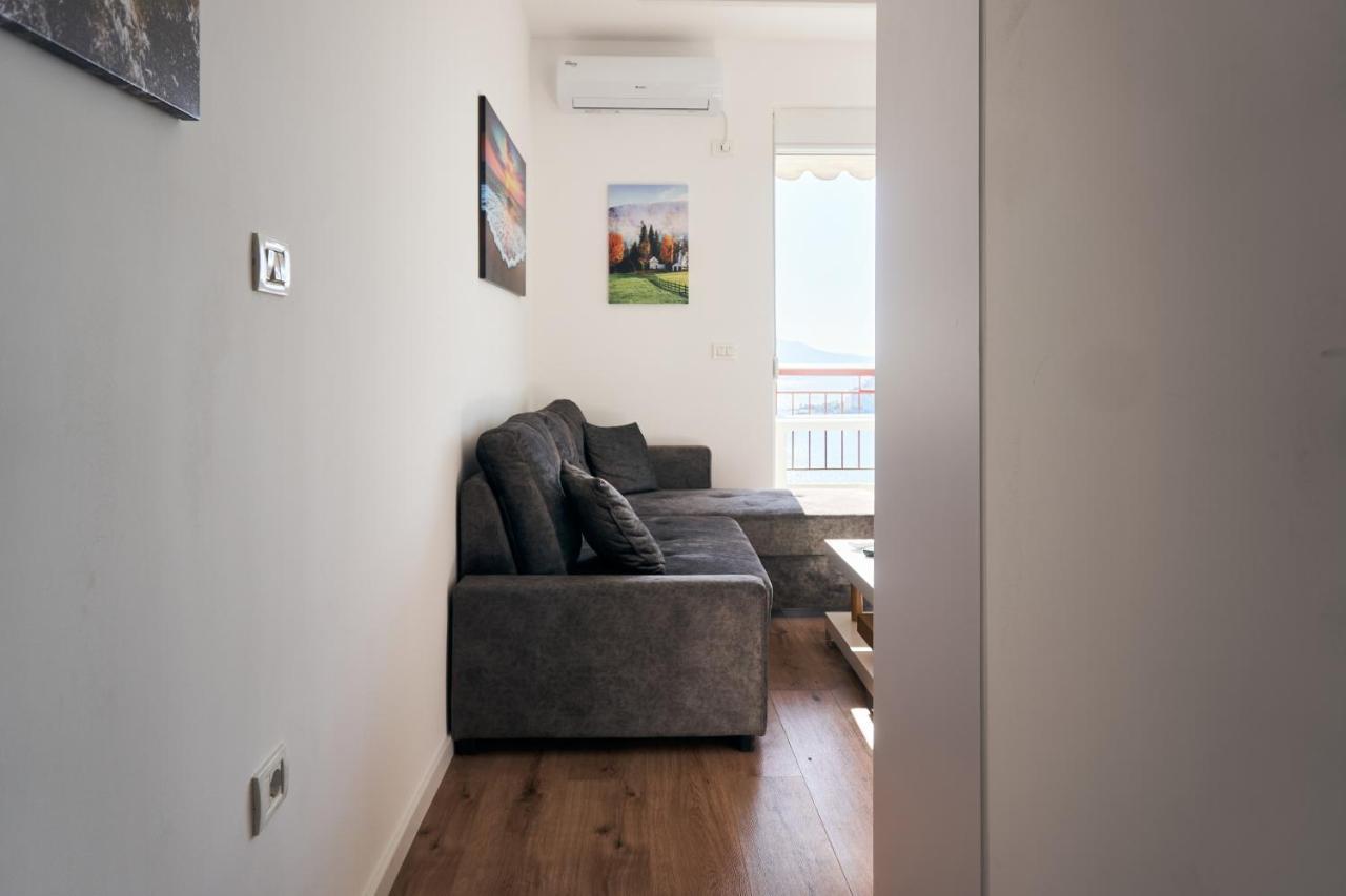 Central Beach Apartment Sarande Ngoại thất bức ảnh