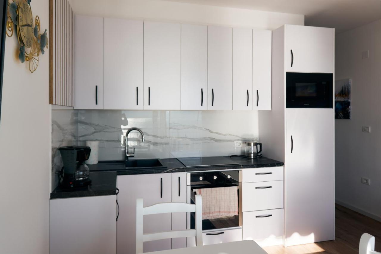 Central Beach Apartment Sarande Ngoại thất bức ảnh