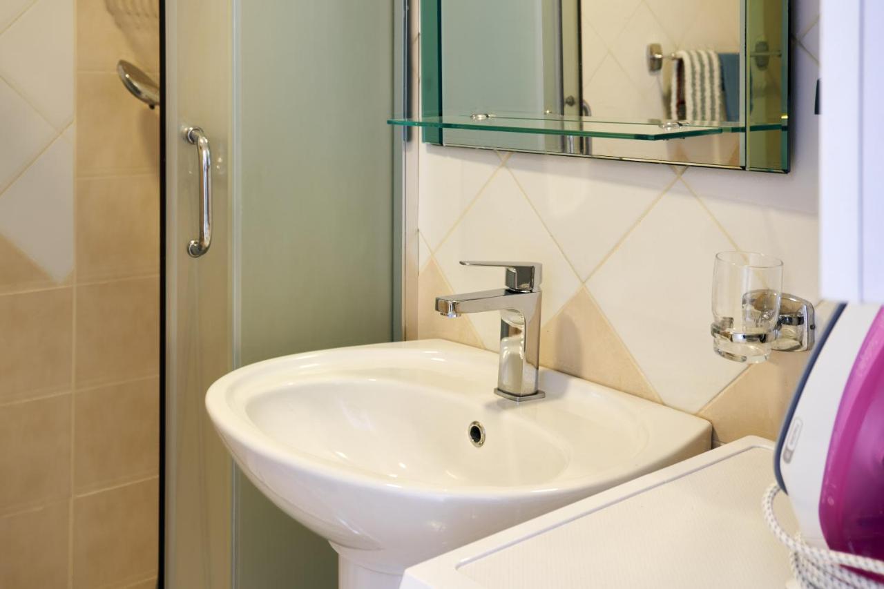 Central Beach Apartment Sarande Ngoại thất bức ảnh