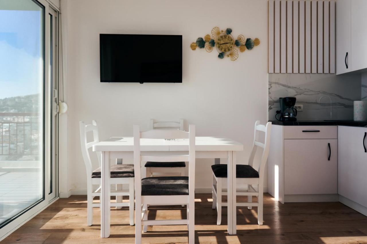 Central Beach Apartment Sarande Ngoại thất bức ảnh
