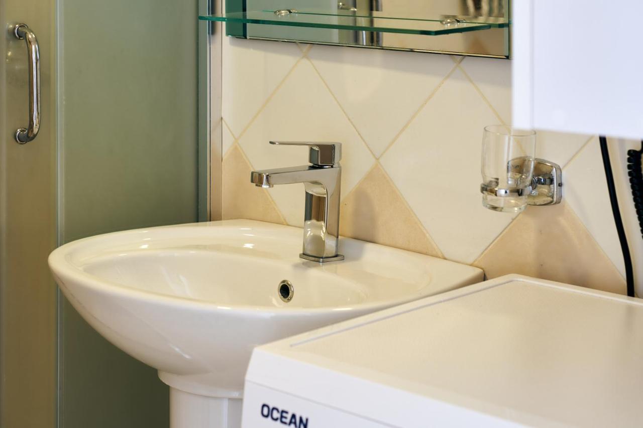 Central Beach Apartment Sarande Ngoại thất bức ảnh