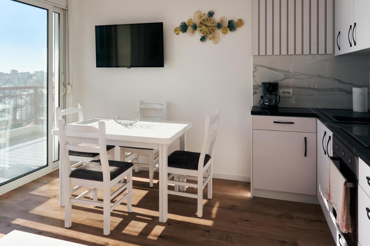 Central Beach Apartment Sarande Ngoại thất bức ảnh